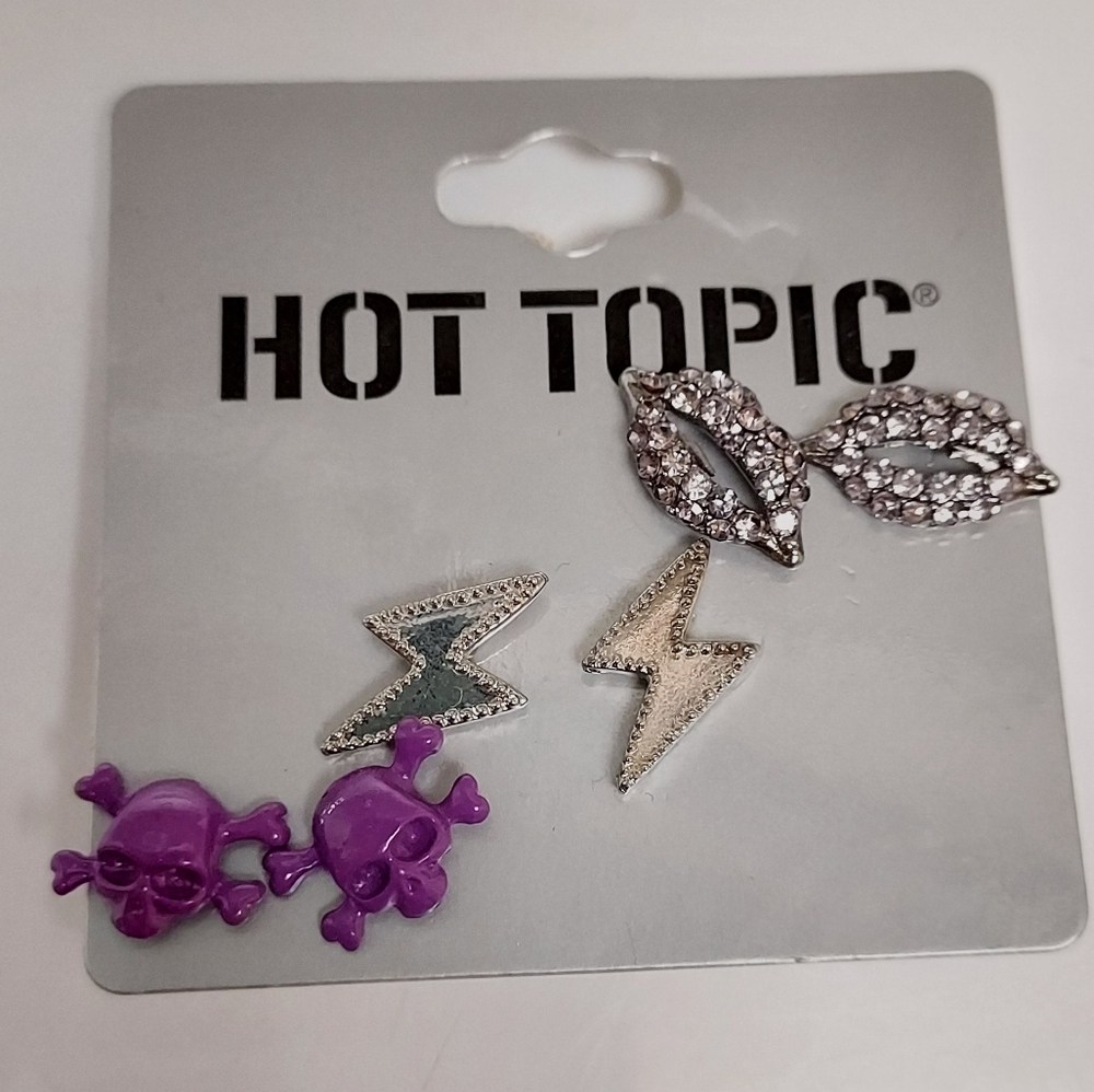 ☠️ Y2K Hot Topic silver earring set skulls, lightning bolts rhinestone kiss lips